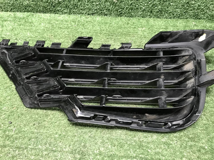 Решетка перед бампера VW Touareg 2 NF 14-18 R-Line