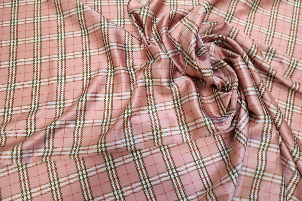 Атлас стрейч светло-розовый