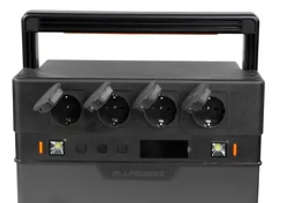 Лазерный станок HGTECH SMART3015PRO 3 кВт с защитной кабиной и сменным столом для резки листов металла