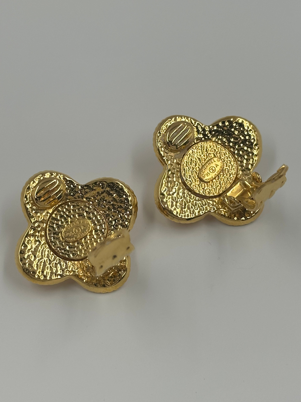 Клипсы Chanel с кристаллами