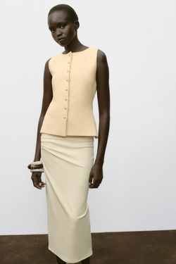 ZARA ТРИКОТАЖНЫЙ ЖИЛЕТ С ПУГОВИЦАМИ, ЦВЕТ СЛИВОЧНОГО МАСЛА