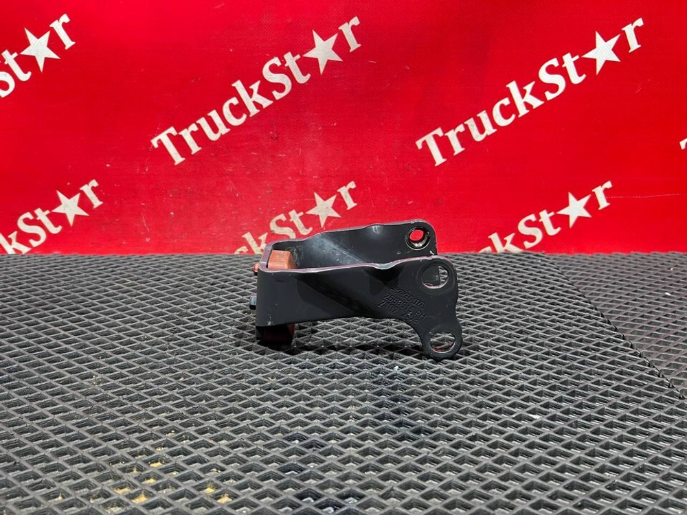 Кронштейн подвески кабины правый