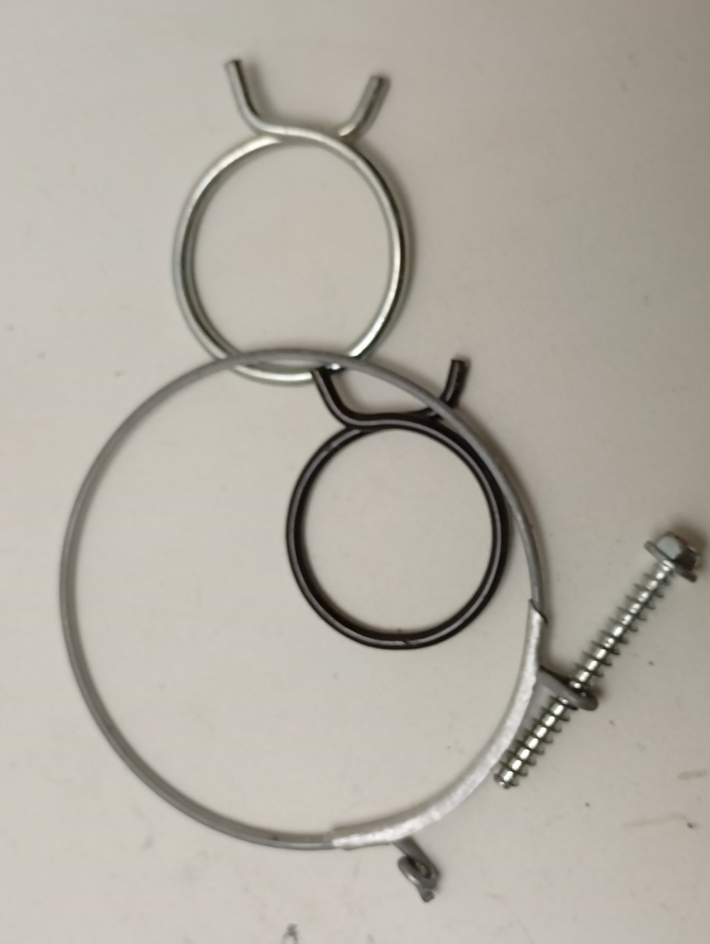 EWUC4105 кт43 Хомуты и крепёж для стиральной машины Indesit б/у