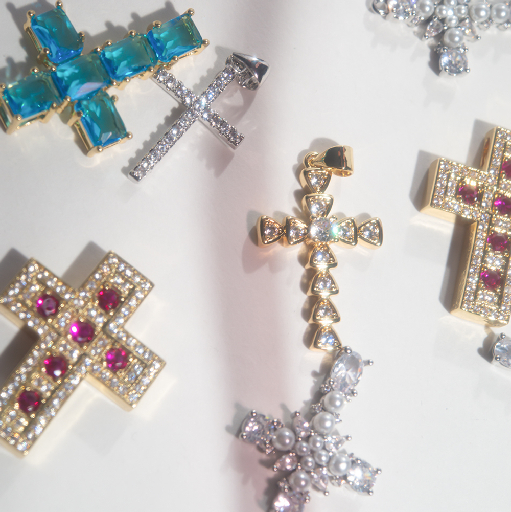 Подвеска "Крестик", ярко-розовые фианиты, позолота, 28*22мм