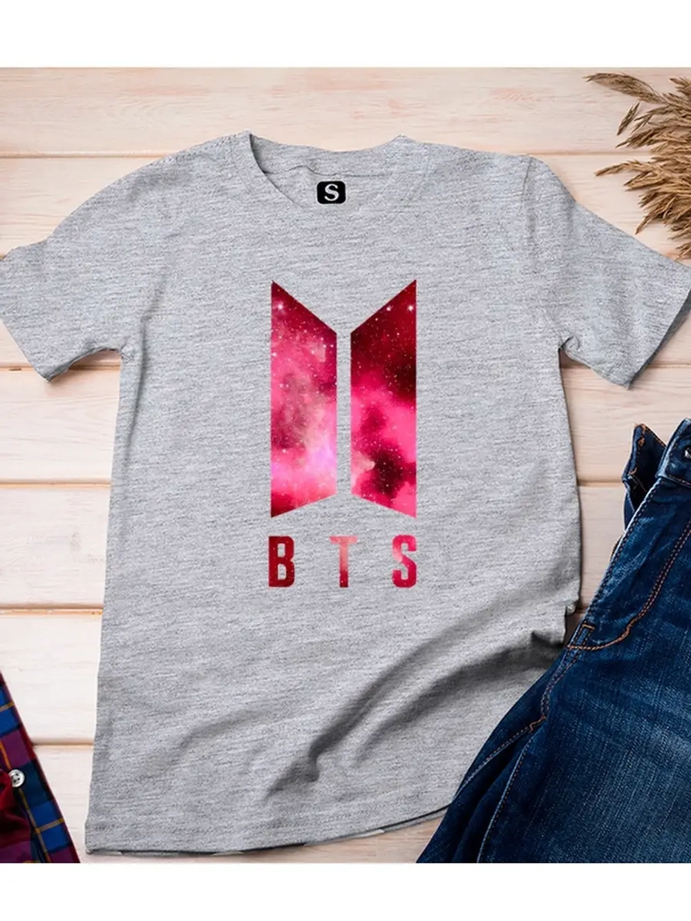 Футболка женская с принтом BTS / БТС