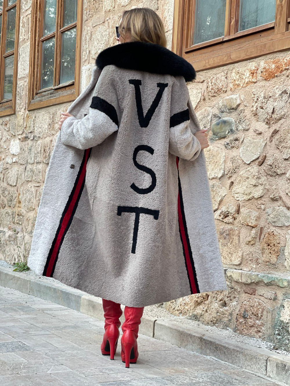 Пальто из керли