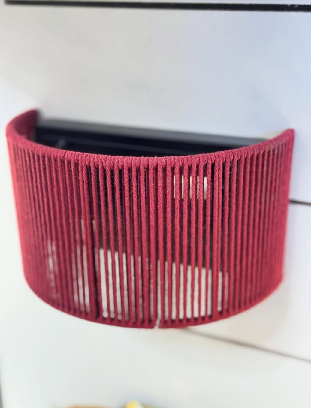 Плетенная настенная бра в акцентом цвете 😍