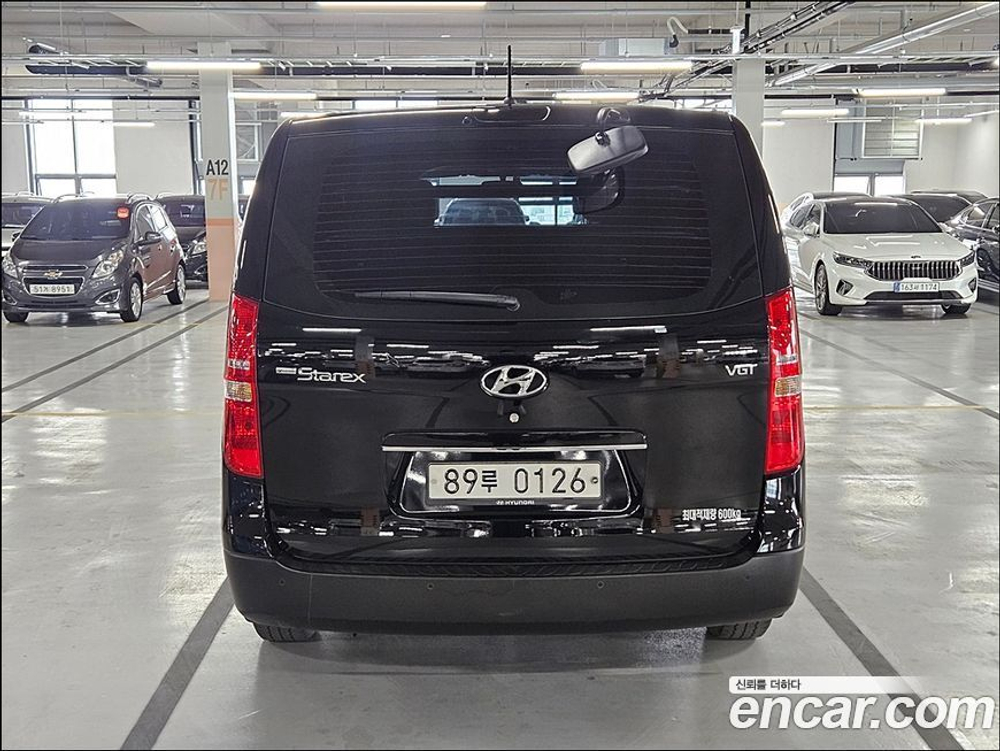 Hyundai The New Grand Starex Van 5-и местный (07.2020)
