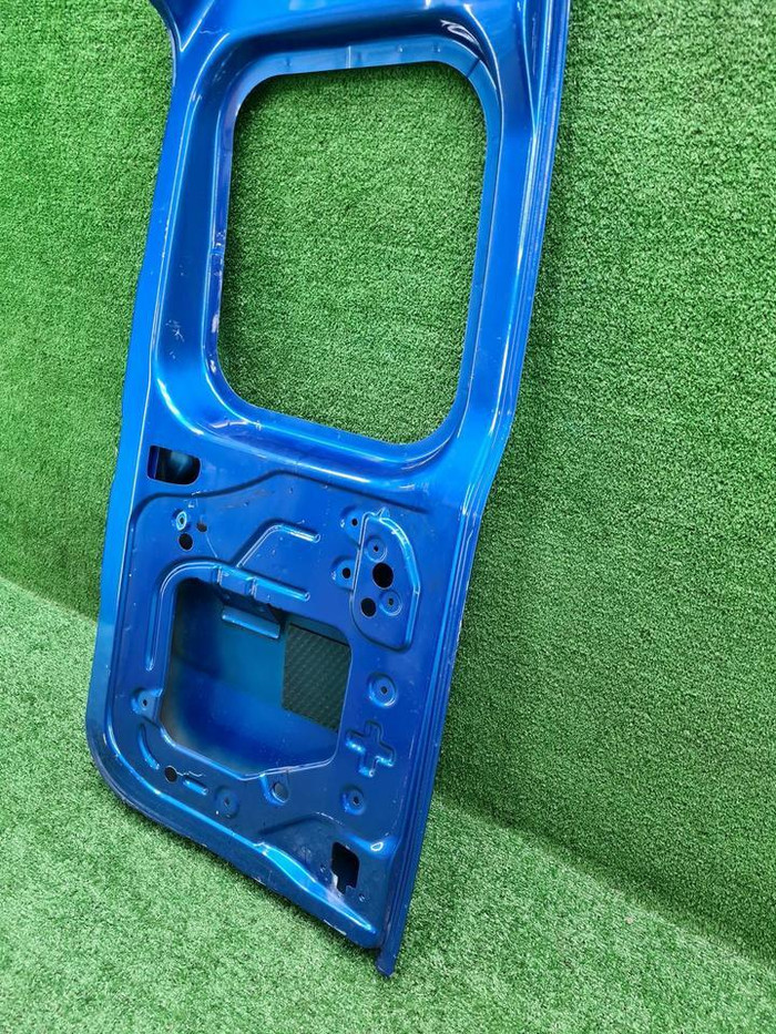 Дверь багажника правая Lada Largus (2012-н.в.)