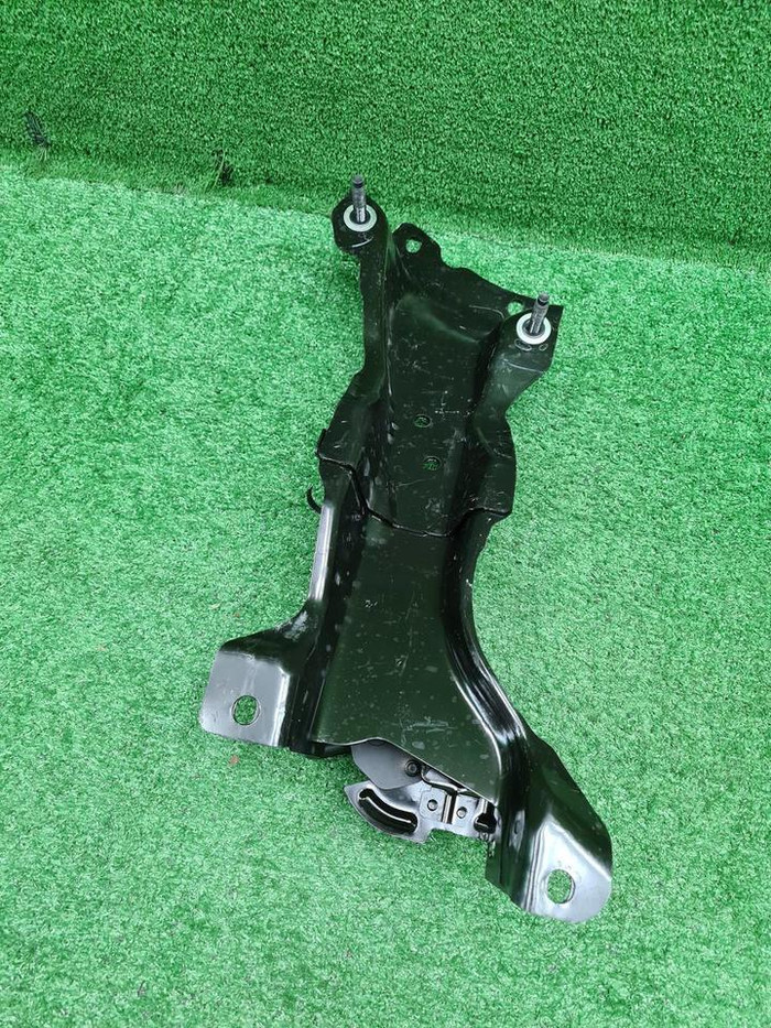 Кронштейн Land-Rover Discovery Sport (2019-н.в.)