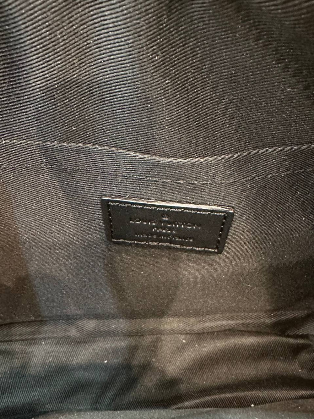 Сумка-мессенджер Louis Vuitton