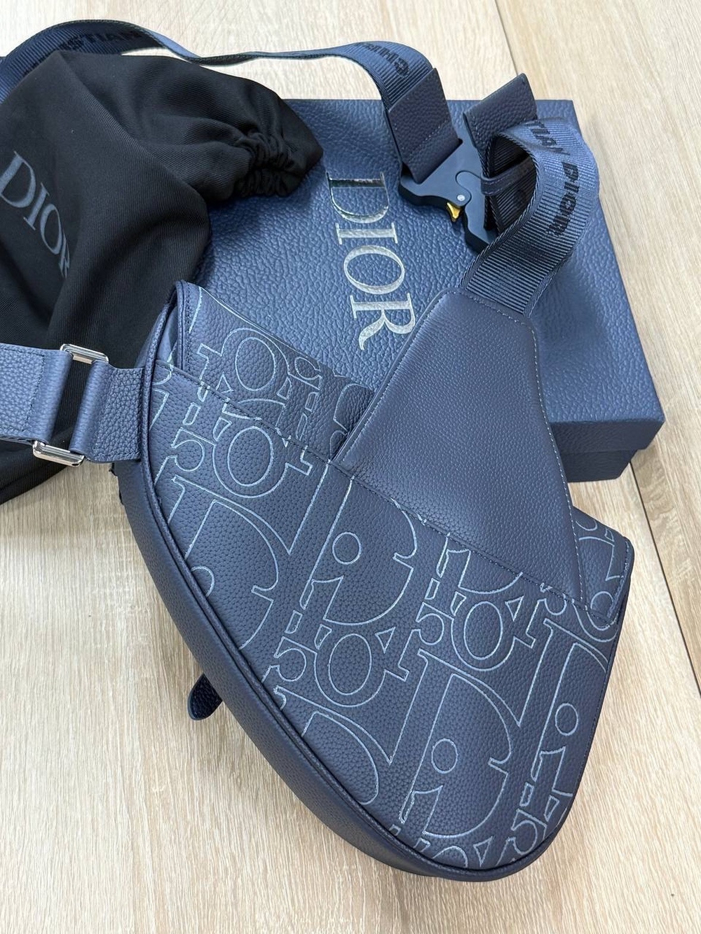 Сумка через плечо Christian Dior Saddle