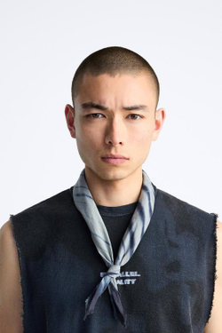 ZARA БАНДАНА С ПРИНТОМ ТАЙ-ДАЙ, СИНИЙ