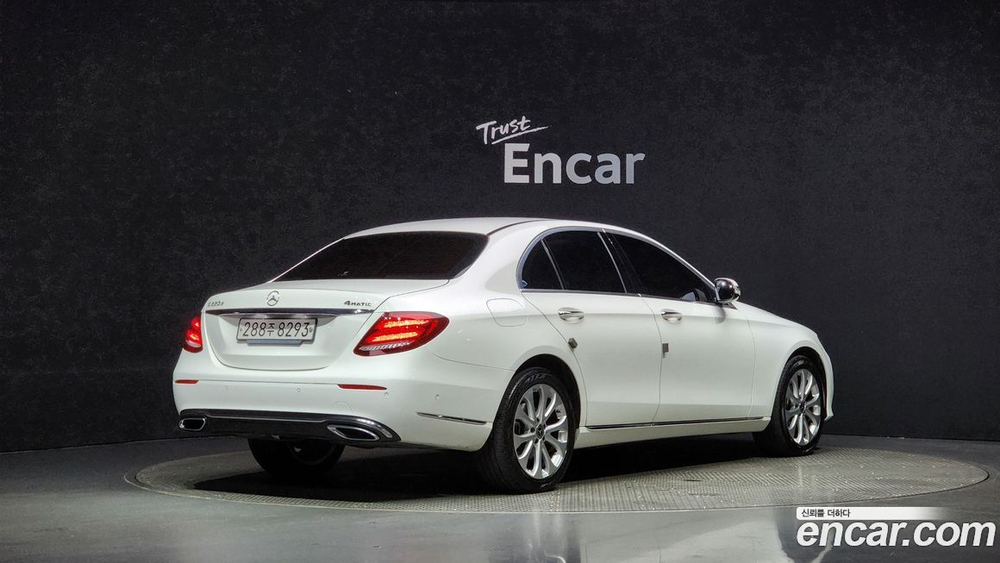 Mercedes-Benz E-Class W213 E220d 4MATIC Exclusive (11.2019)