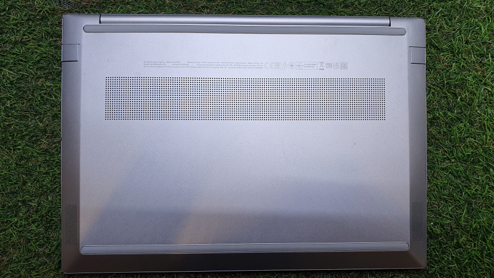 Ноутбук HP  Ryzen 7/16Gb/2K