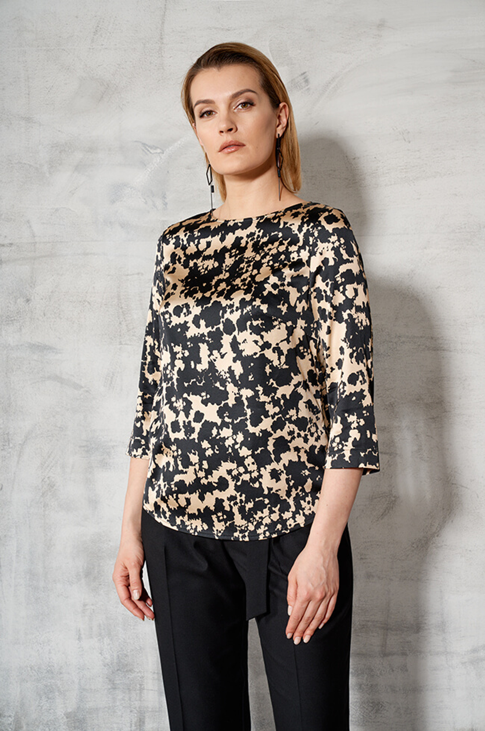 22478 Блузка женская (бежево-черный принт)