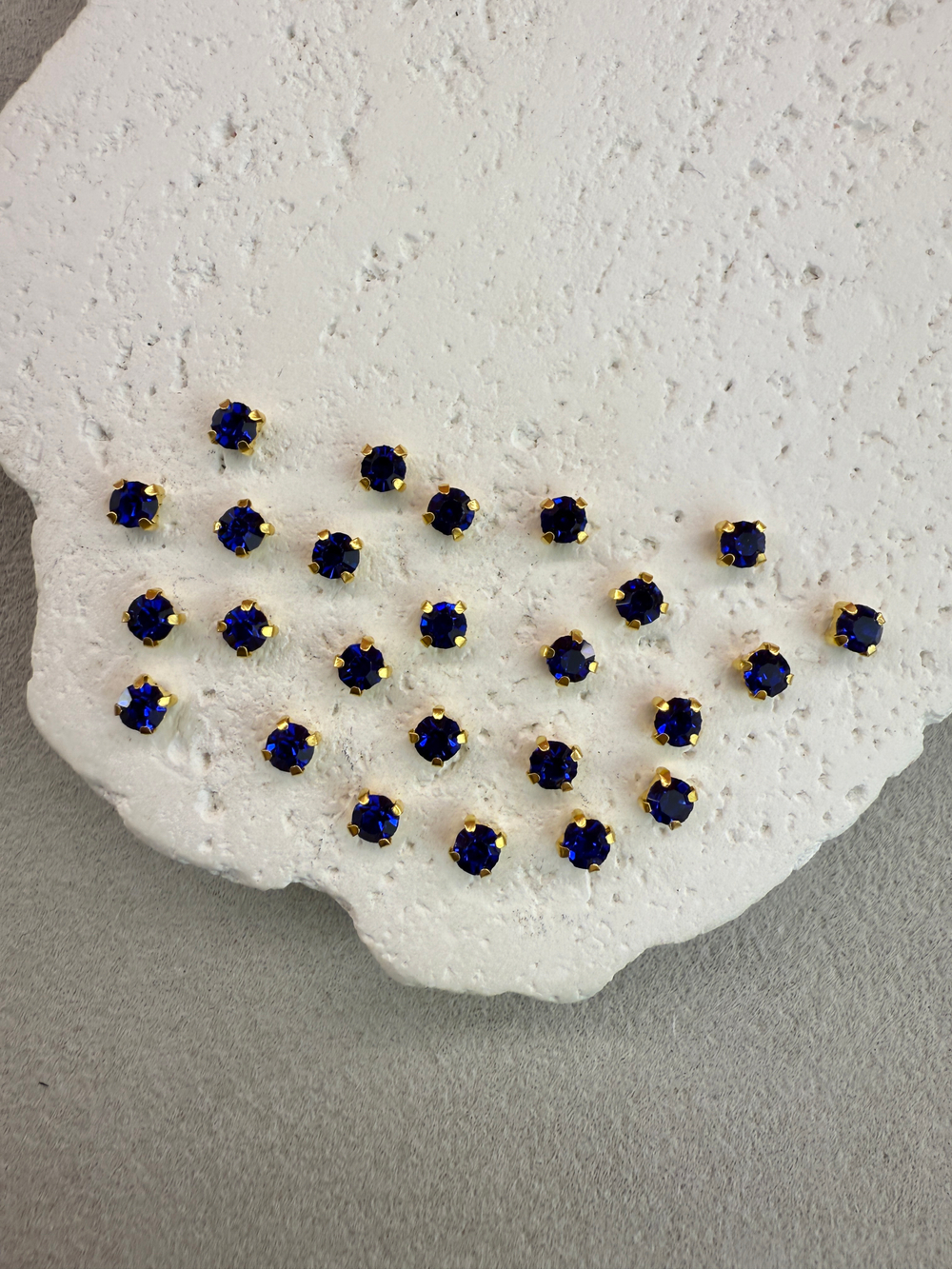 Шатоны 4 мм, Синий в золоте, 25 шт