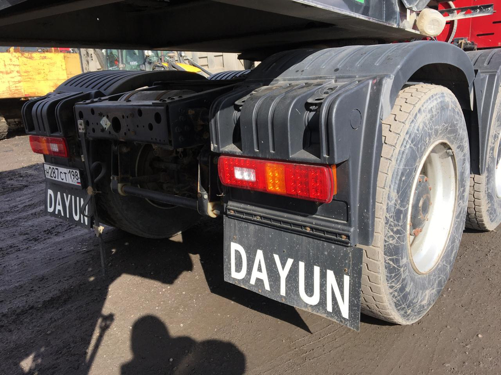 Dayun CGC* 6x4 Седельный тягач CGC4250 (Газ, 11,6 л, 389 л.с., МТ)