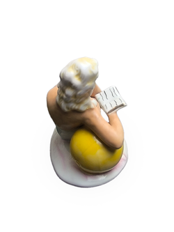 Фарфоровая статуэтка "Пляжница" Wagner & Apel