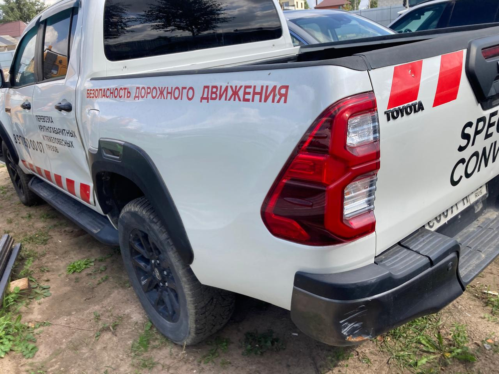 Toyota HILUX Комфорт 2.8d АКП
