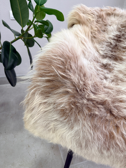 Шкура коврик меховой прикроватный овчина, 120х65 см.