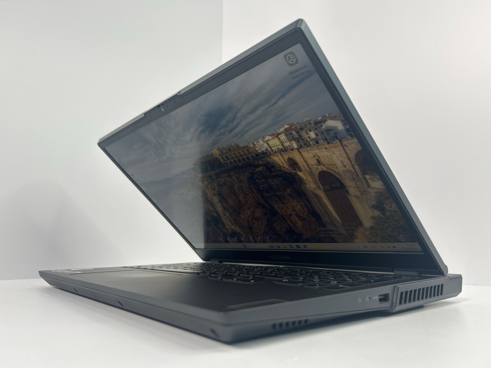 Ноутбук Lenovo Legion 5-15ARH05H (82B1000SRK) 15.6 "/ AMD Ryzen 5 4600H/RAM 16 GB/SSD 512 GB/RTX2060 6G/1920х1080/IPS 144Hz/DOS/Подсветка кл-ры:LED/черный. Состояние: B1