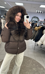 Шоколадный пуховик 60см с мехом финского песца на капюшоне