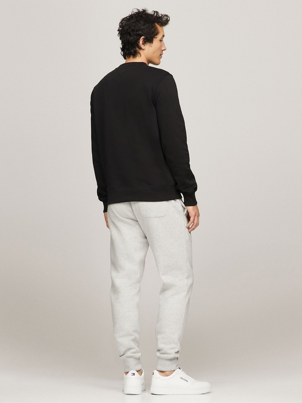 Свитшот Tommy Hilfiger Embroidered Tommy Logo Black