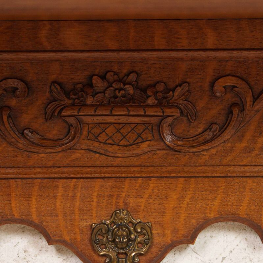 Настенная вешалка  в Неоклассическом стиле