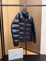 Пуховик Moncler