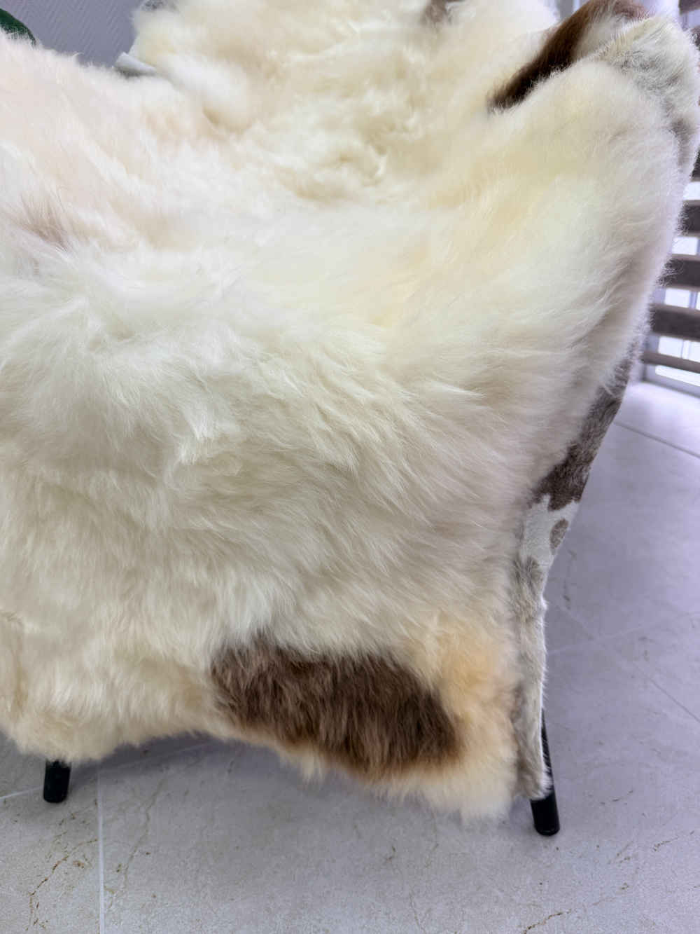 Шкура коврик меховой прикроватный овчина, 120х65 см.