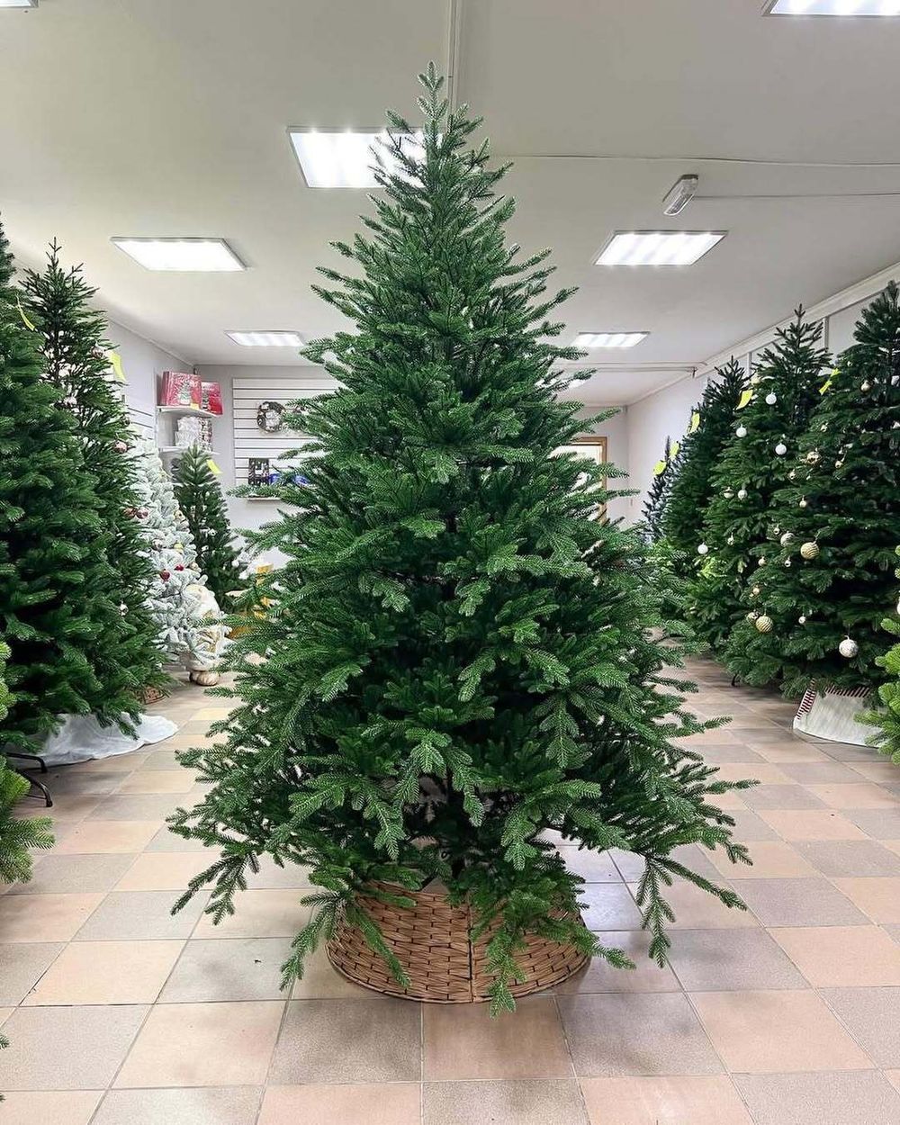 Елка с гирляндой встроенной «Вега» (Литая хвоя) 215 см / 2,15 м