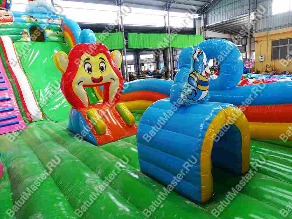 Коммерческий надувной батут «Парк развлечений Мульти» 15*8*8 м