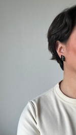 Серьги с чёрной эмалью Napier