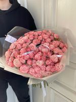 Букет из кустовой пионовидной розы