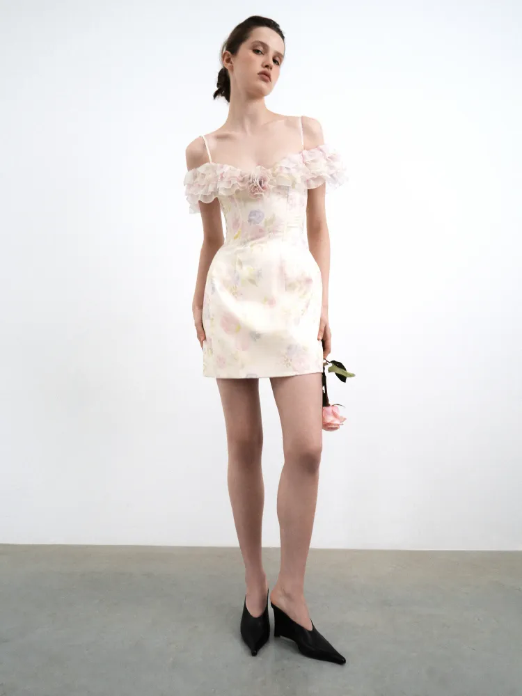 Мэй мини (May mini), платье мини из молочной органзы с цветочным принтом, с рюшами и розой