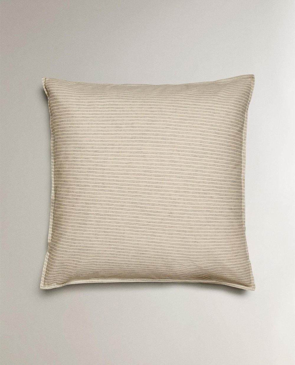 Zara Home - Наволочка в полоску из окрашенной пряжи 60x60 см