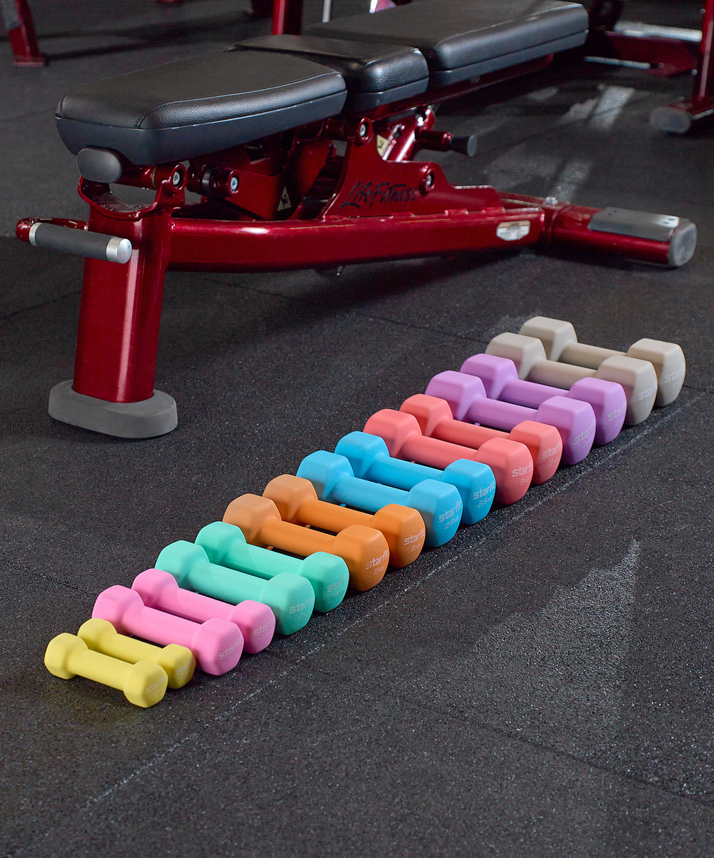 УЦЕНКА Гантель неопреновая STARFIT DB-201 3 кг, коралловый