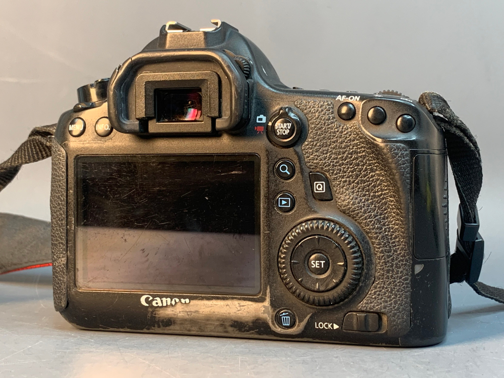 Canon EOS 6D 126342 Кадров