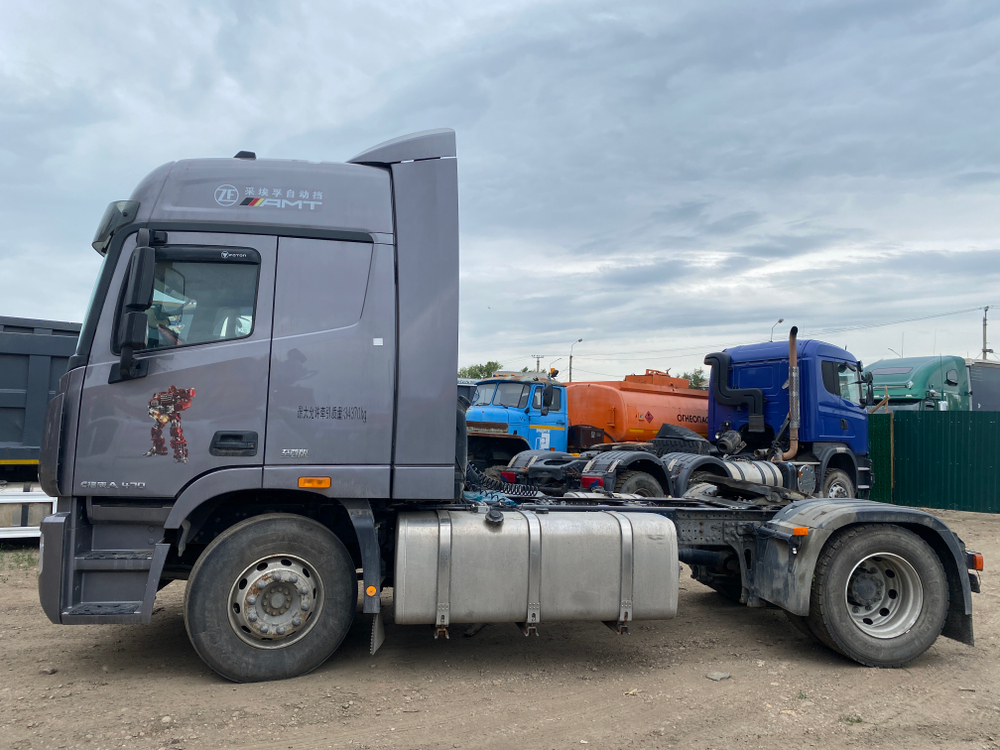 Foton AUMAN 4x2 Седельный тягач BJ4189Y6ADL-01 (Дизельный, 11.8 л, 470 л.с. АТ)