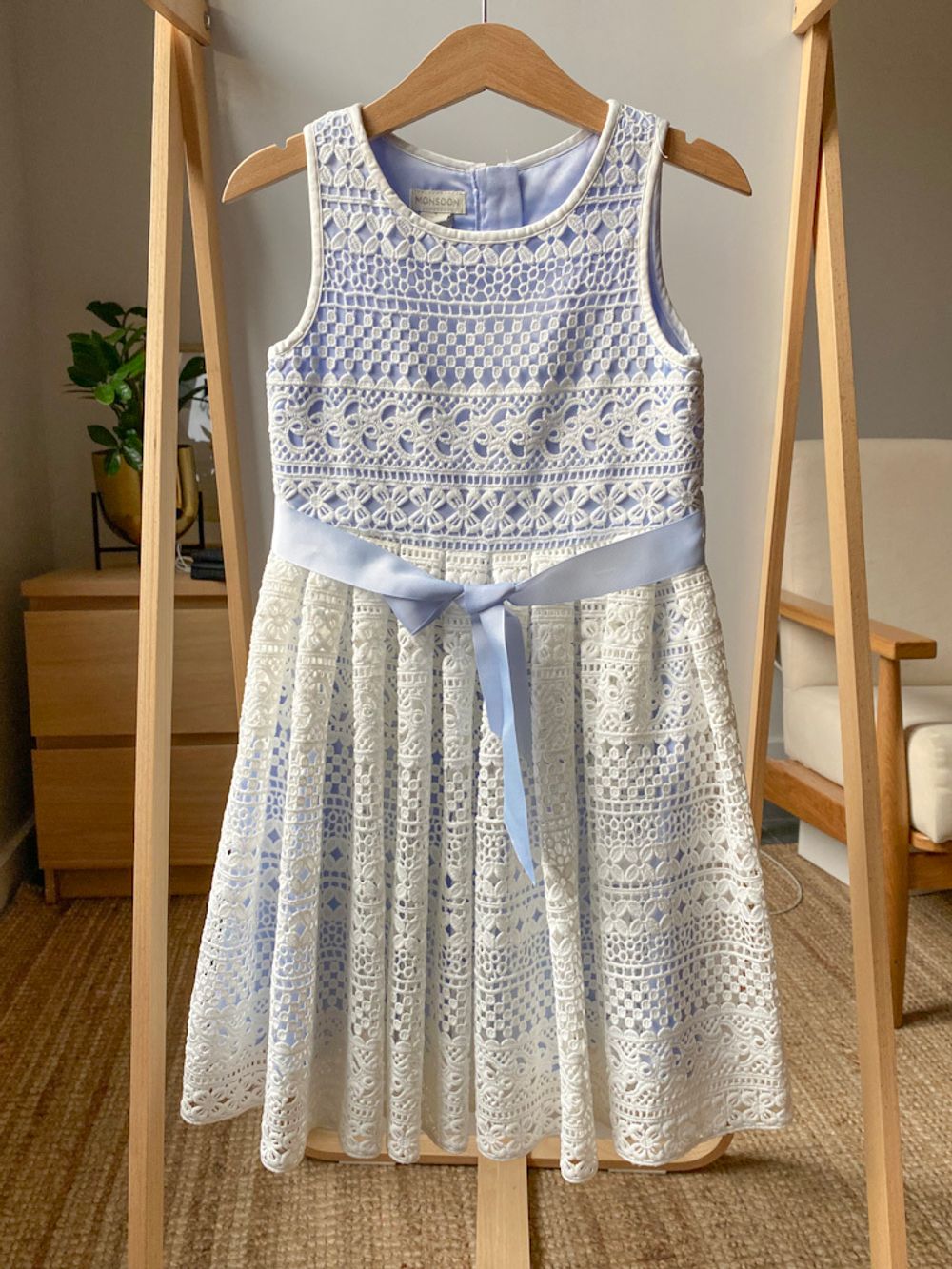 Платье Monsoon, 104