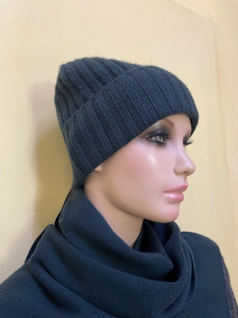 Шапка женская.