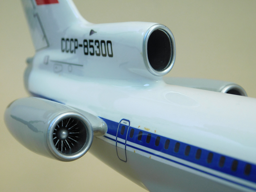 Модель самолета Ту-154Б-2 (М1:100, Аэрофлот СССР-85300 с шасси)