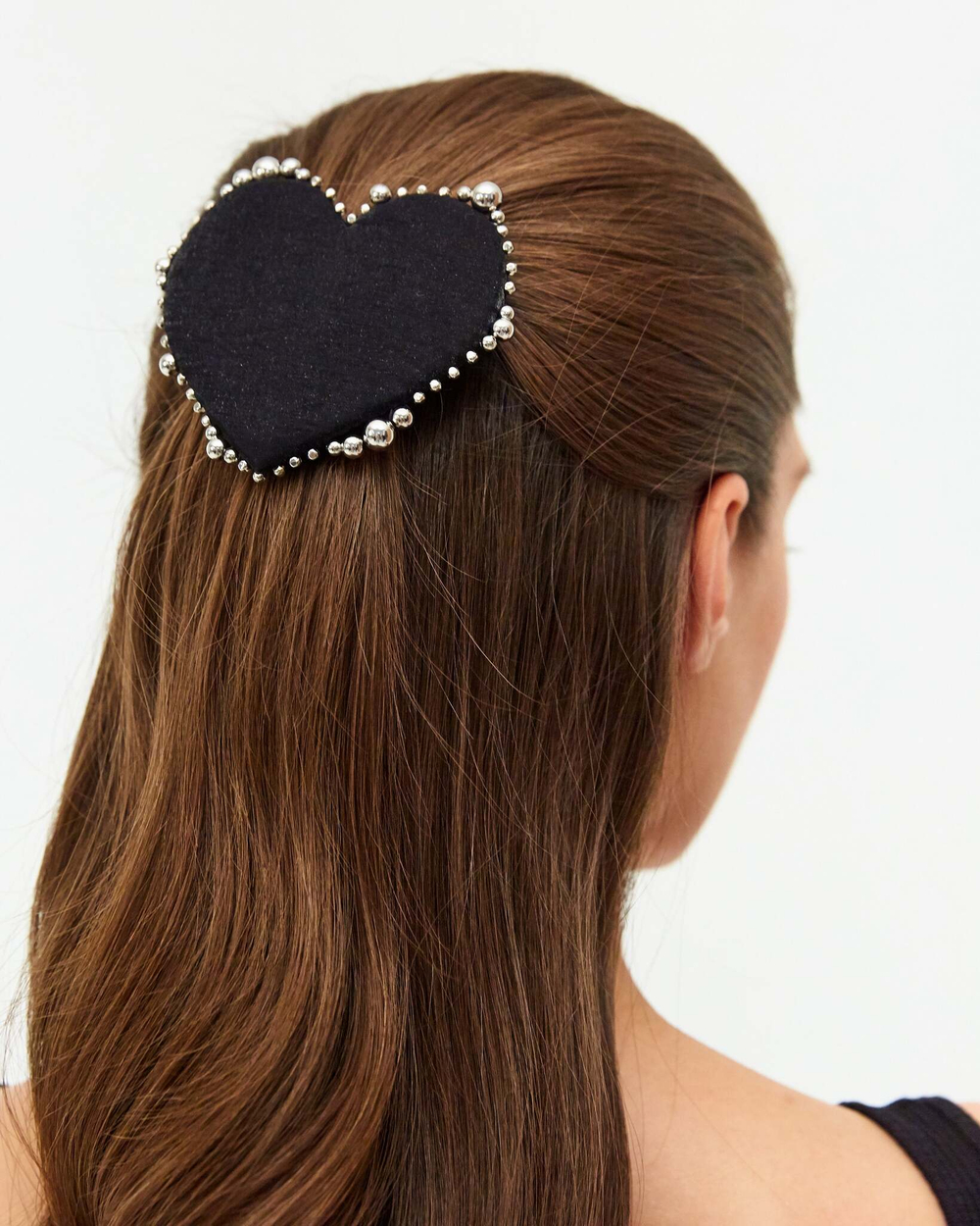 Заколка-сердце c серебристыми шарами