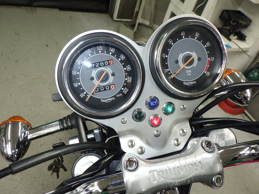 Triumph Bonneville T100 2007