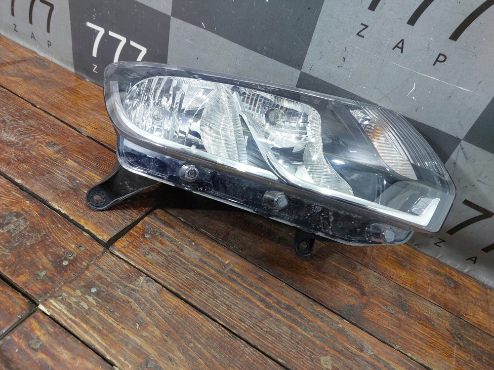 Фара правая LADA Largus 21-нв Б/У Оригинал 8450095268