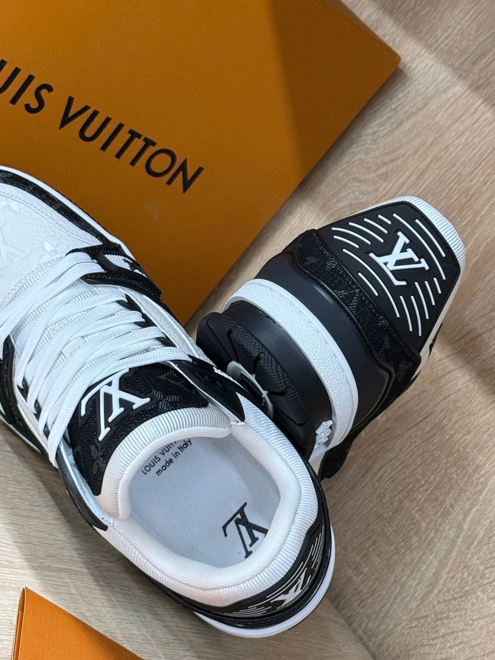 Кроссовки Louis Vuitton Trainer