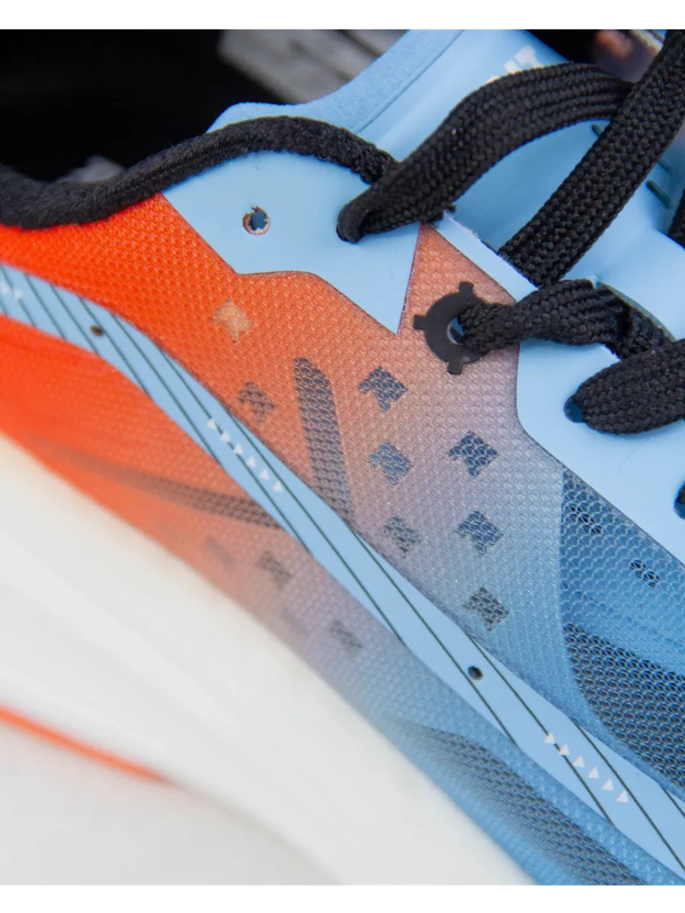 Беговые кроссовки с двойной амортизацией