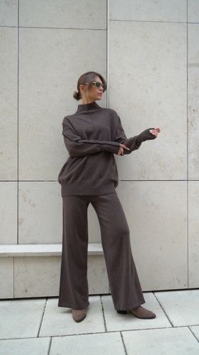 Джемпер с контрастными полосками в цвете шоколад