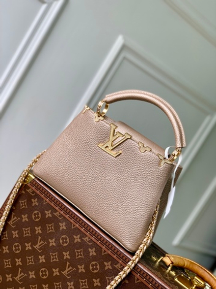 Louis Vuitton Capucines BB